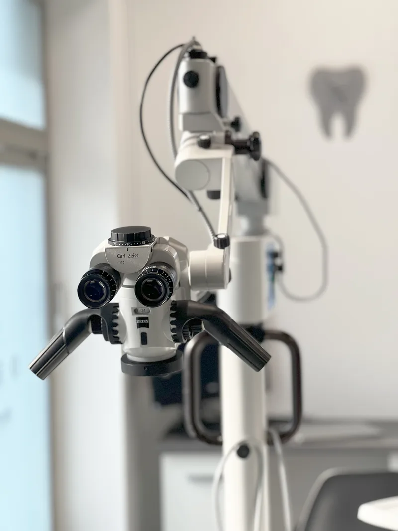 Endodoncja pod mikroskopem